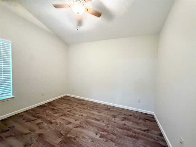 Building Photo - 51 Lupine Ct