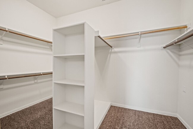 Building Photo - Stunning 4-Bedroom Rental Home with office...