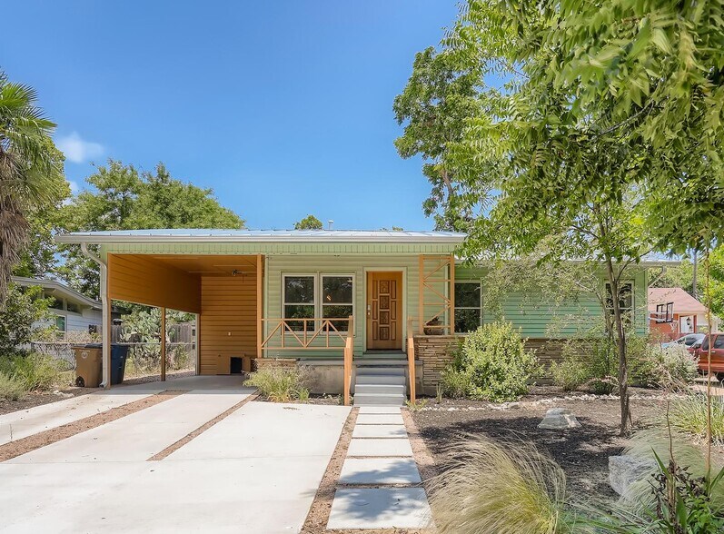 Primary Photo - Updated Highland home with mid-century charm