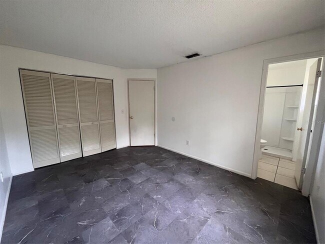 Building Photo - 214 Bluefield Ave