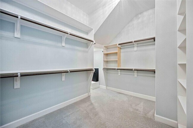 Building Photo - 706 Beaumont St