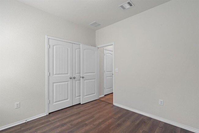 Building Photo - 7604 Knockfin Dr