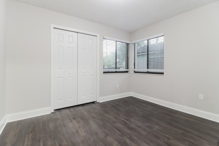 Building Photo - 978 Windsong Cir