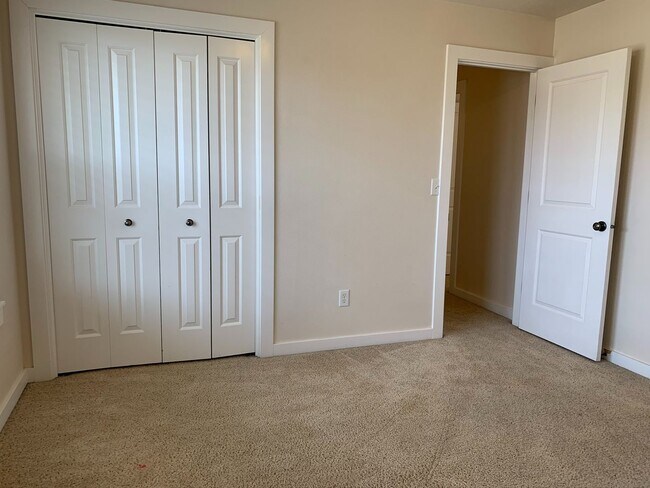 Building Photo - 720 Triumph Dr