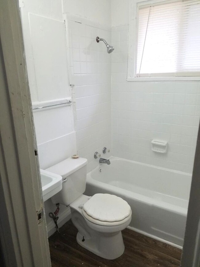 Building Photo - Affordable Two Bedroom Apt Available for R...