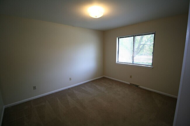 Building Photo - Ranch Home located in Park Hills    260224