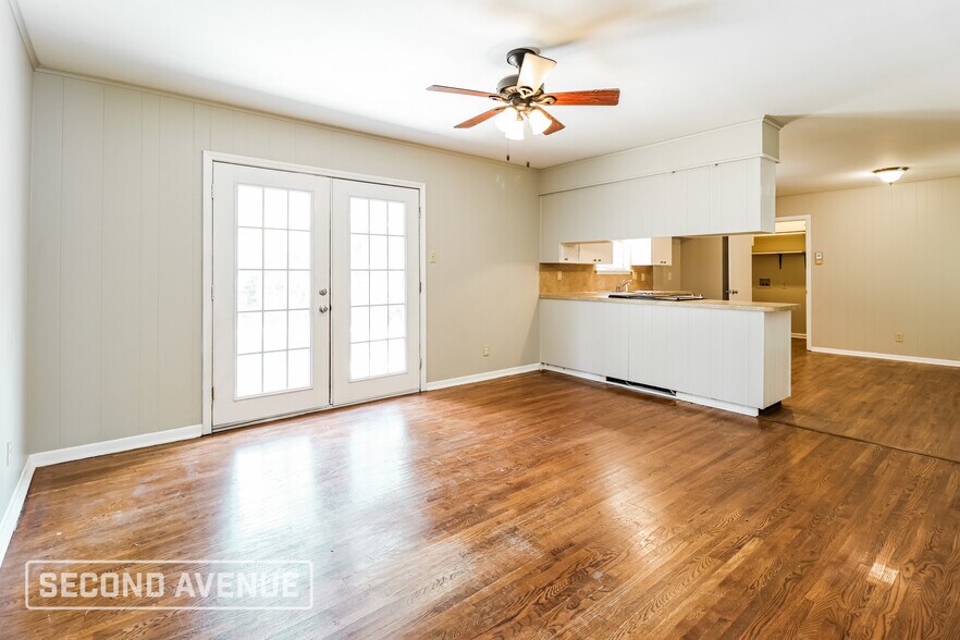 Building Photo - 8110 Alvin Ln