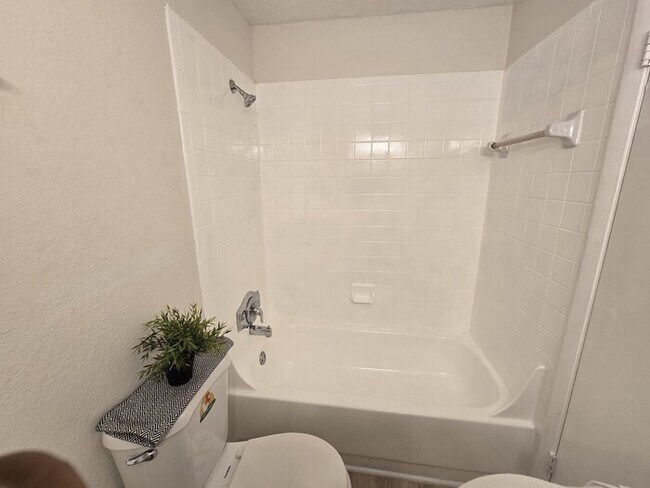 Building Photo - Charming 1 Bed 1 Bath in I District of Orl...