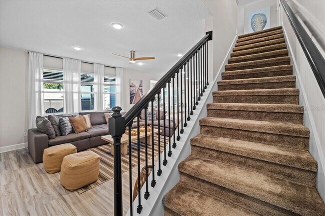 Building Photo - 50 Moana Ct S