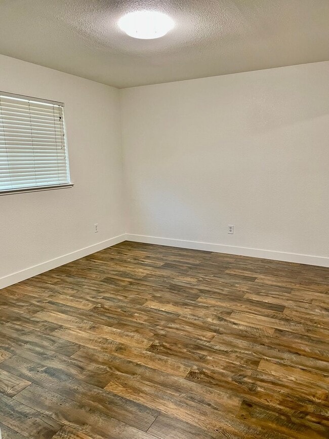 Building Photo - Remodeled