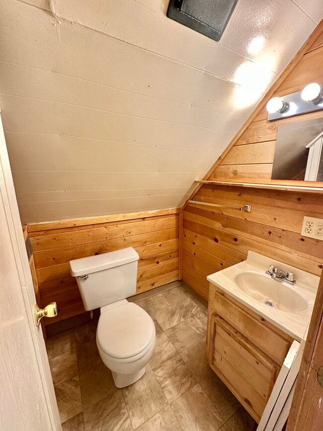 Building Photo - 600 E Main St