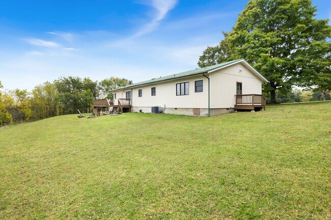 Building Photo - 560 Co Rd 102