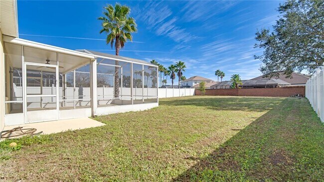 Building Photo - 1007 Royal St George Dr