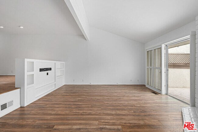 Building Photo - 17114 Palisades Cir