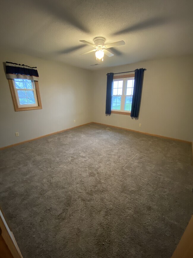 Building Photo - 702 E Ohio St