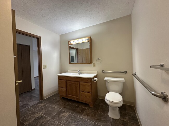 Building Photo - 3421 Portia St