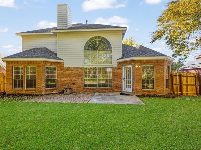 Building Photo - 1622 Stratford Dr