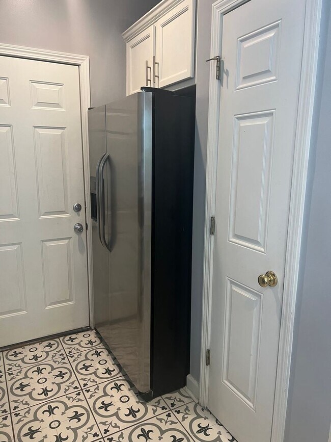 Building Photo - ** 1 Month Free Rent** Beautiful 3 Bedroom/ 2.5 Bath Unfurnished Townhouse in Wellstone!