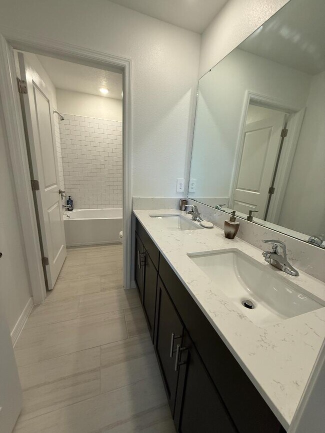 Building Photo - 3605 Great Pk Ct