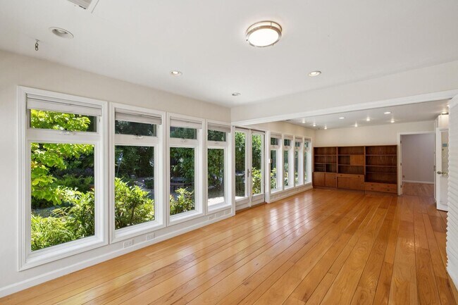 Building Photo - Beautiful Ranch Home with Bonus Room & Detached ADU | Minutes to Downtown