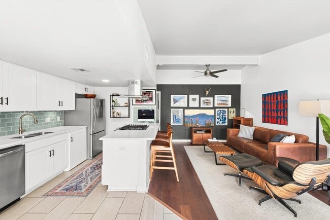 Building Photo - 5601 Woodrow Ave