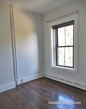 Building Photo - 106 Willow St