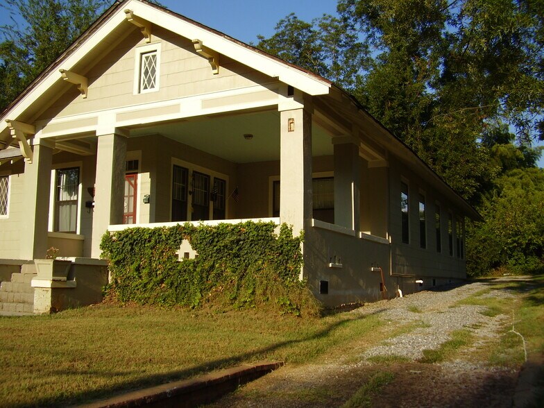 Building Photo - 103 Webb St