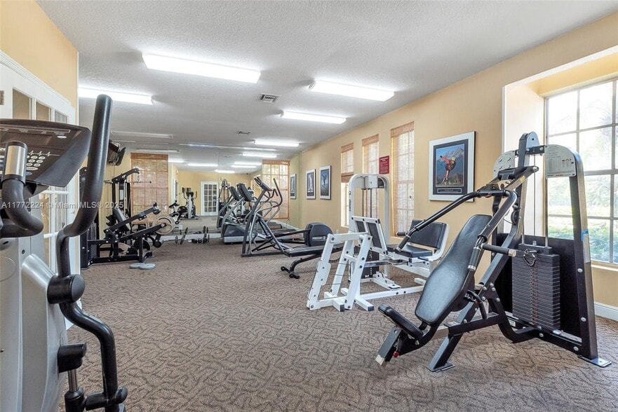 Building Photo - 1239 SW 46th Ave