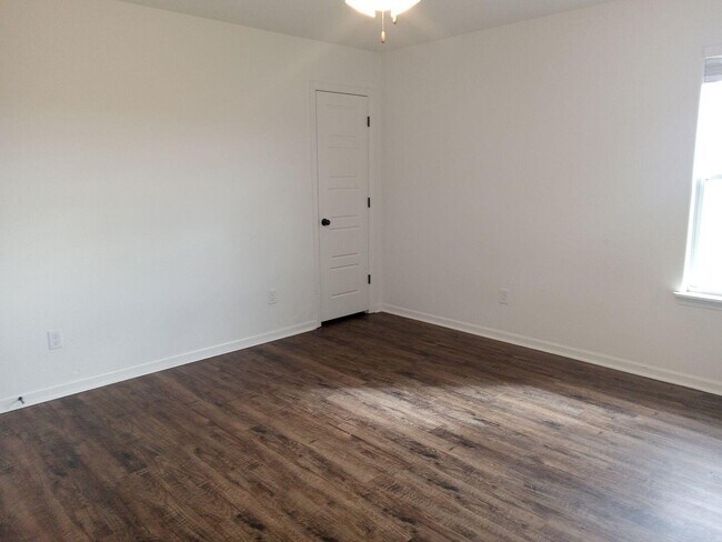 Building Photo - 512 Alex Jordan Dr.