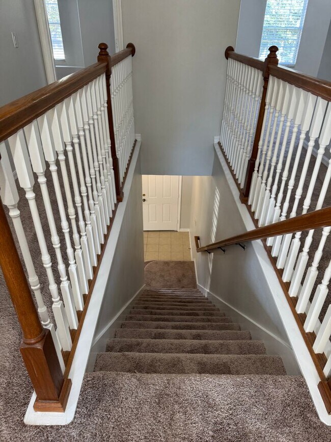 Building Photo - Waterford Trails: 5 Bedroom+ loft, 3 Bath, 2 Car Garage.