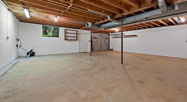 Building Photo - 4654 US-70