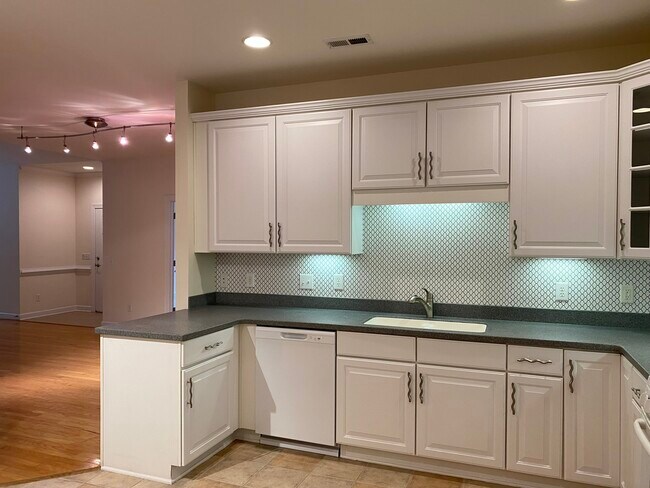Building Photo - 4700 Ludwell Branch Ct