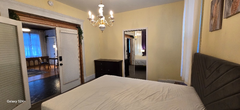 Building Photo - 1718 Capouse Ave