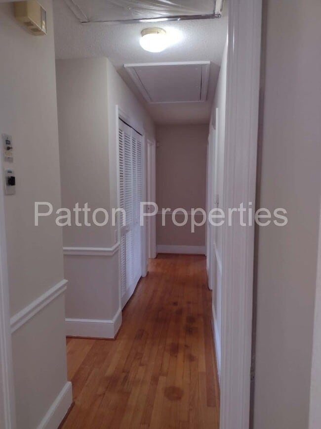 Building Photo - Cayce Avenues Home