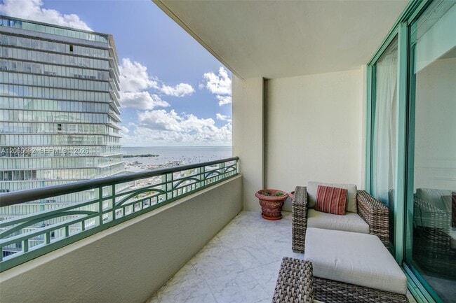 Building Photo - 3400 SW 27th Ave