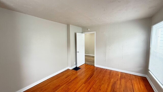 Building Photo - EAST SIDE UPDATED 3 BEDROOM 2 BATH HOME AVAILABLE NOW!