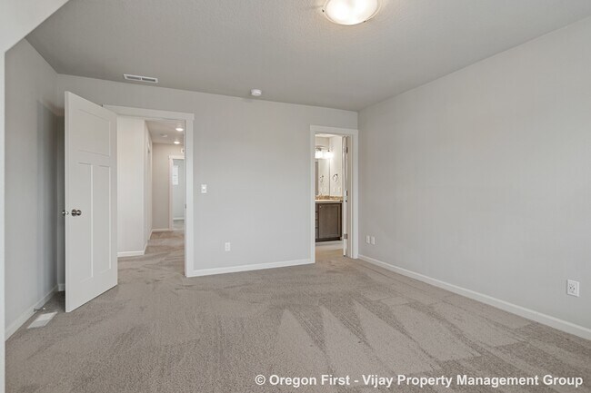 Building Photo - 3662 SE 67th Ave