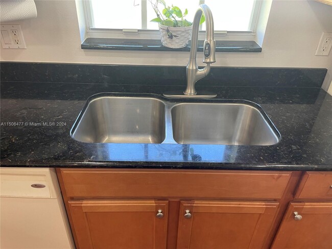 Building Photo - 6425 Las Palmas Way