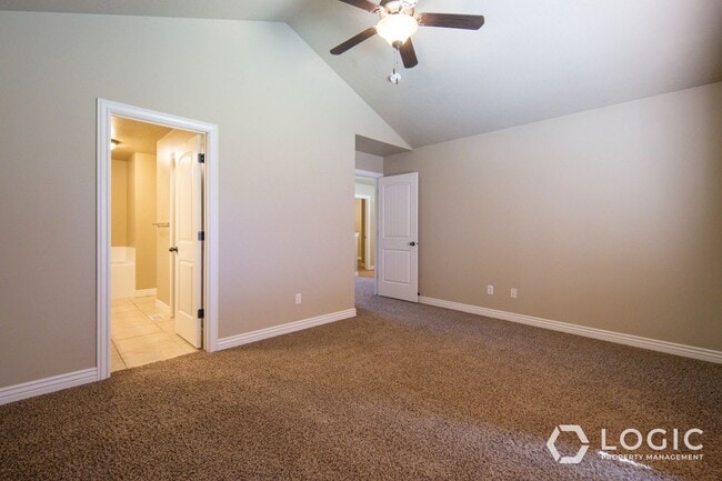 Building Photo - Gorgeous Townhome in South Jordan!