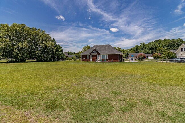 Building Photo - SPACIOUS Brick Home in Lane Tree (Goldsboro)! 3 Bedroom | 2 Bath w/ Bonus Room & 2-Car Garage