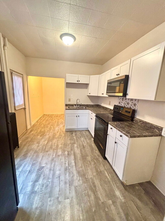 Building Photo - 14 Ruby St