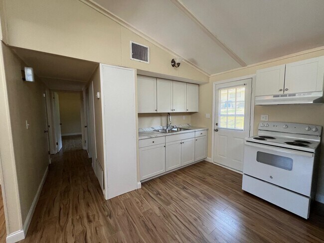 Building Photo - 1557 Coombs Dr
