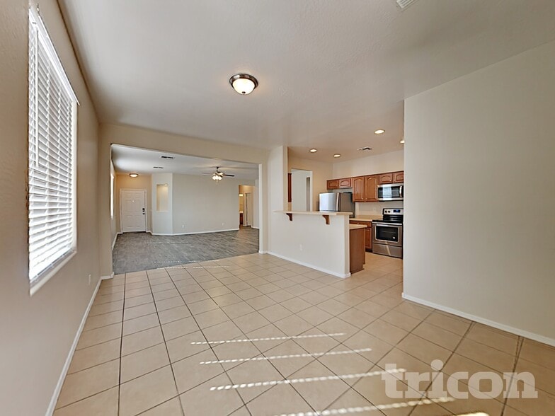 Building Photo - 7310 W St Charles Ave