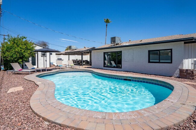 Building Photo - 4920 N 85th St