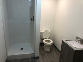 Building Photo - 1311 W 1st St