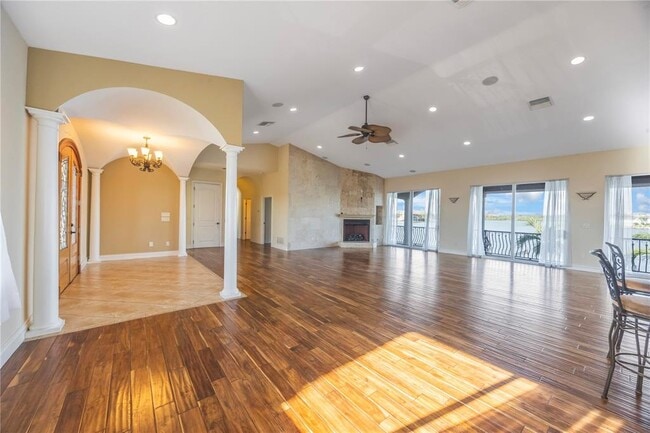 Building Photo - 736 Pruitt Dr