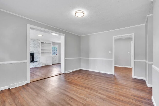 Building Photo - 3BR, 1.5 BA Ranch on Over Half an Acre with Fenced Yard, and Deck $1850/mo rent