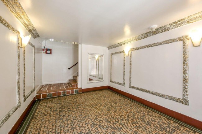 Interior Photo - 144 Parnassus Ave