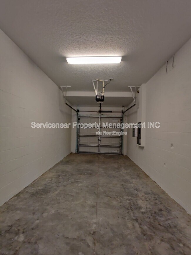 Building Photo - 23251 Willow Glen Way