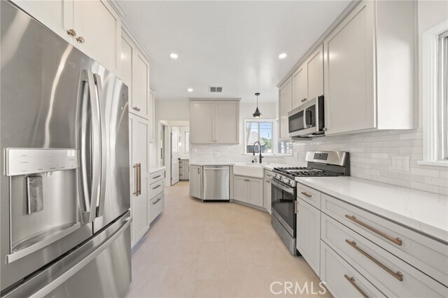 Building Photo - 1301 N Avon St